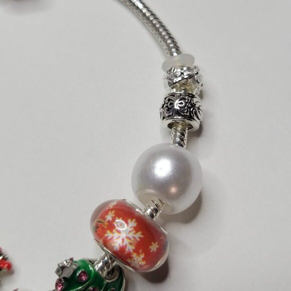 NWT Pandora Style Christmas Charm Bracelet Christmas Tree, Snowman, Red, Green - Picture 6 of 8